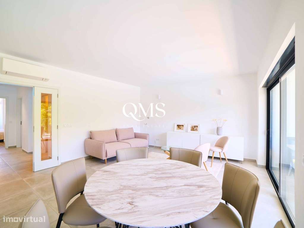 Elegante Apartamento T2 Mobilado com Garagem & Piscina no Coração d... - Grande imagem: 5/28