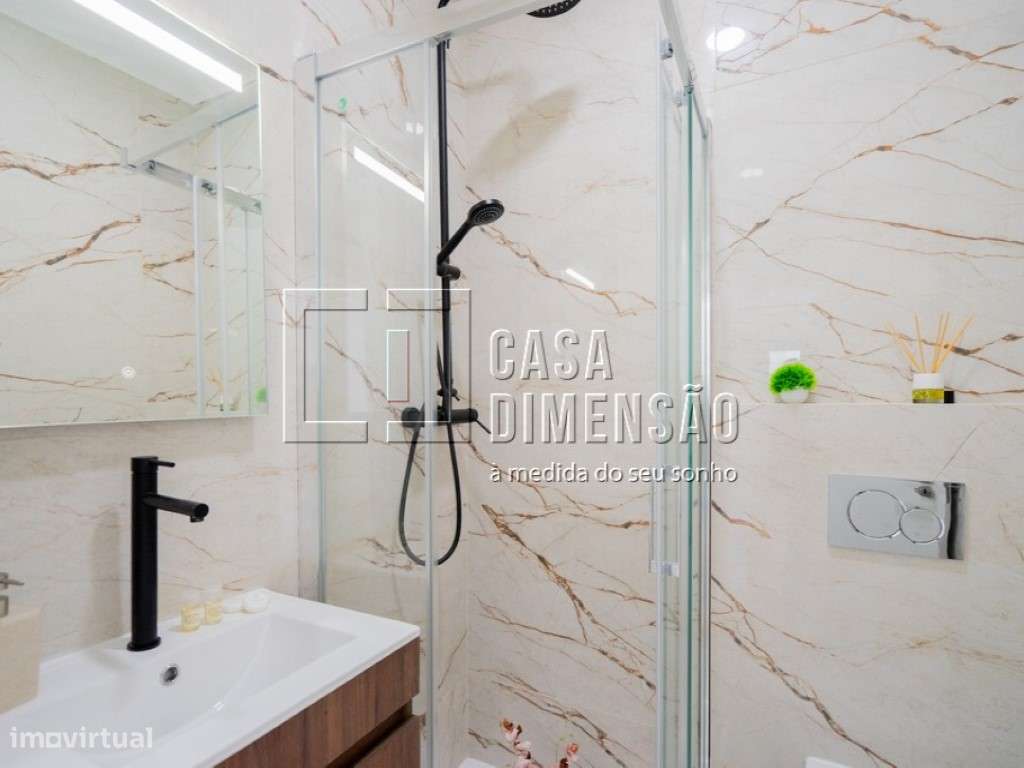 Apartamento T3 em Benfica com arrecadação, Totalmente Mobilado e Pr...-28