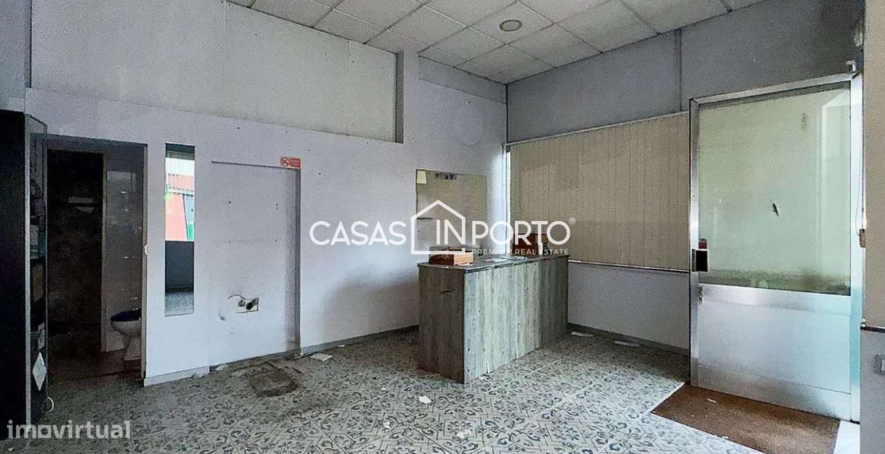 Prédio de Prestígio no Centro do Porto - Grande imagem: 2/20