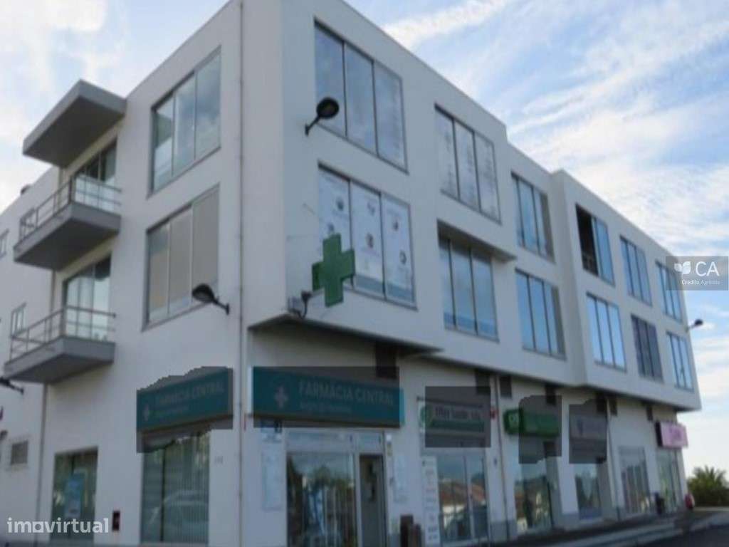 Escritório com 105,7m² situado a 4Km do centro da cidade de Angra d... - Grande imagem: 2/6