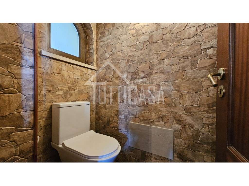 Moradia T3+1 na Venda do Pinheiro-34