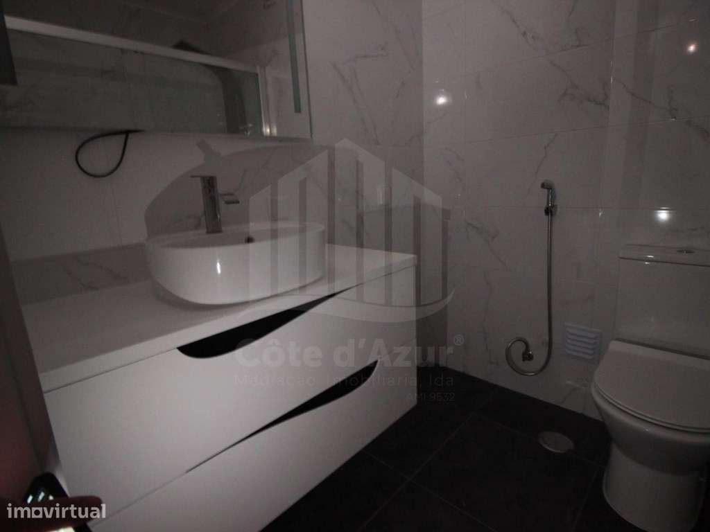 T2 Rés-do-Chão Remodelado | Totalmente Equipado | 950€ | Disponível... - Grande imagem: 5/5