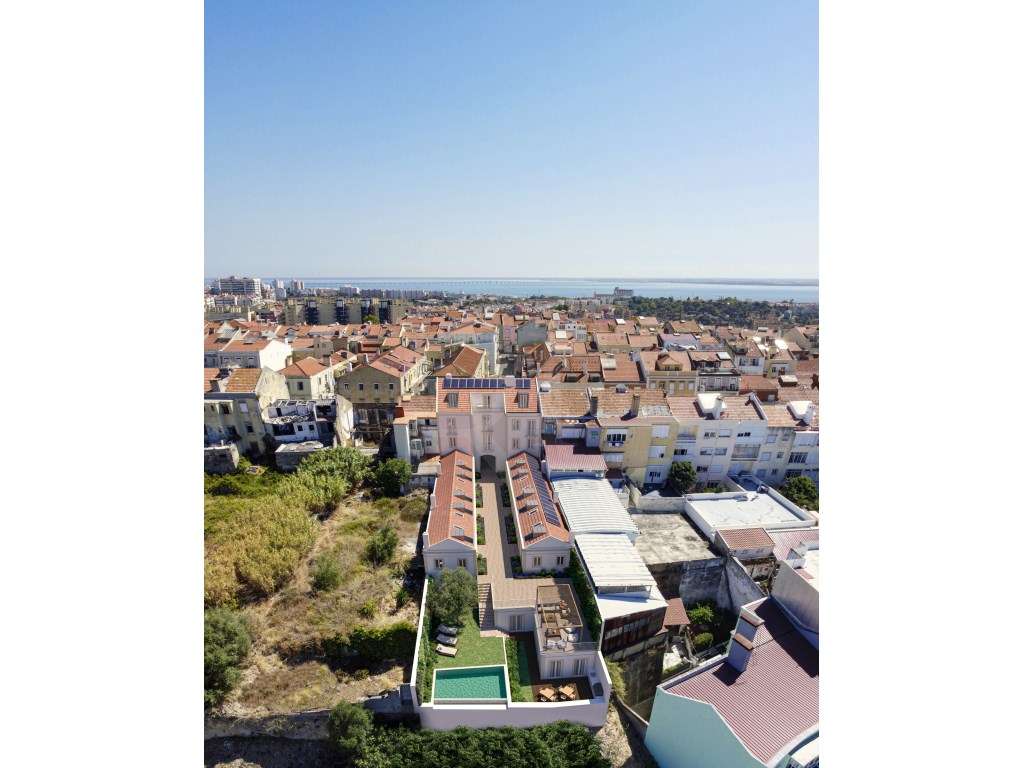 Apartamento T2 com varanda numa das zonas mais desejadas de Lisboa-30