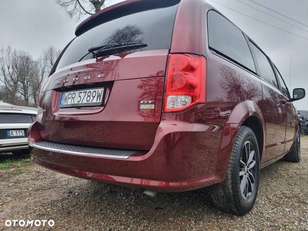 Dodge Grand Caravan 3.6 R/T - 7