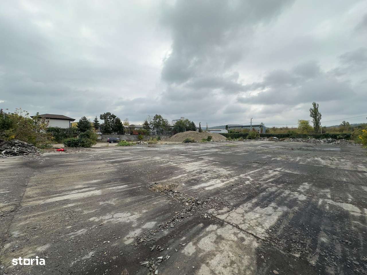 Platforma betonata, de la 1000mp la 2757mp, bd. Chimiei - Imagine principală: 3/4