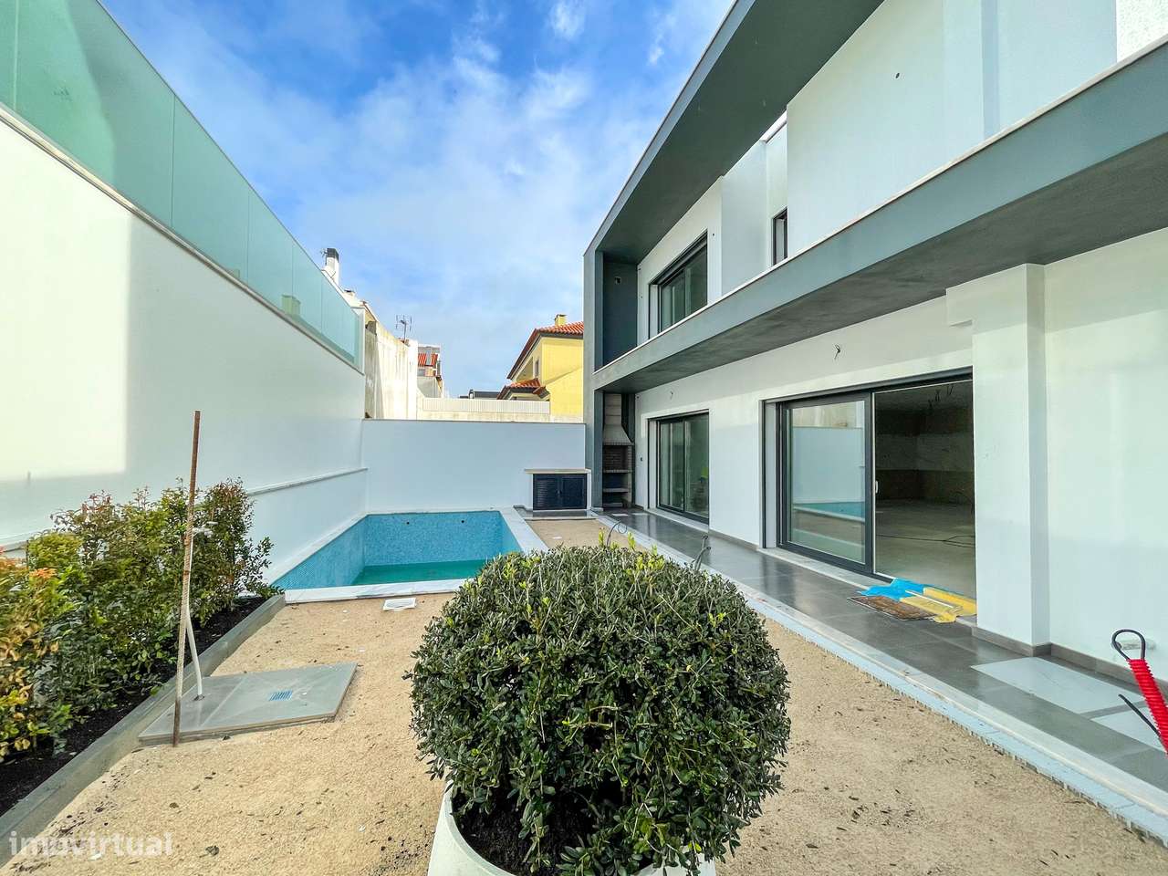 Moradia T4 com Piscina - Santa Iria de Azoia (Bairro da Salvação)-30