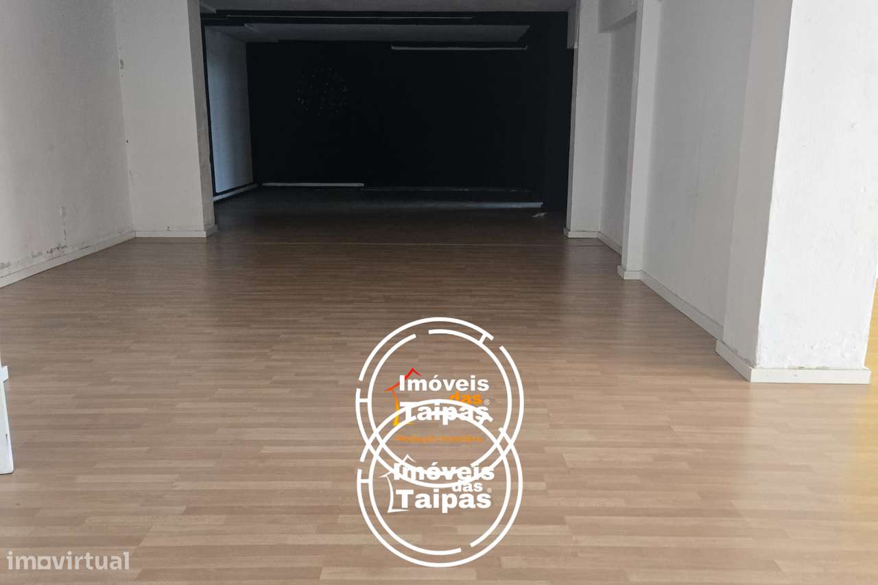 Vende-se Armazém com 200 m2, em Caldelas, Guimarães-2