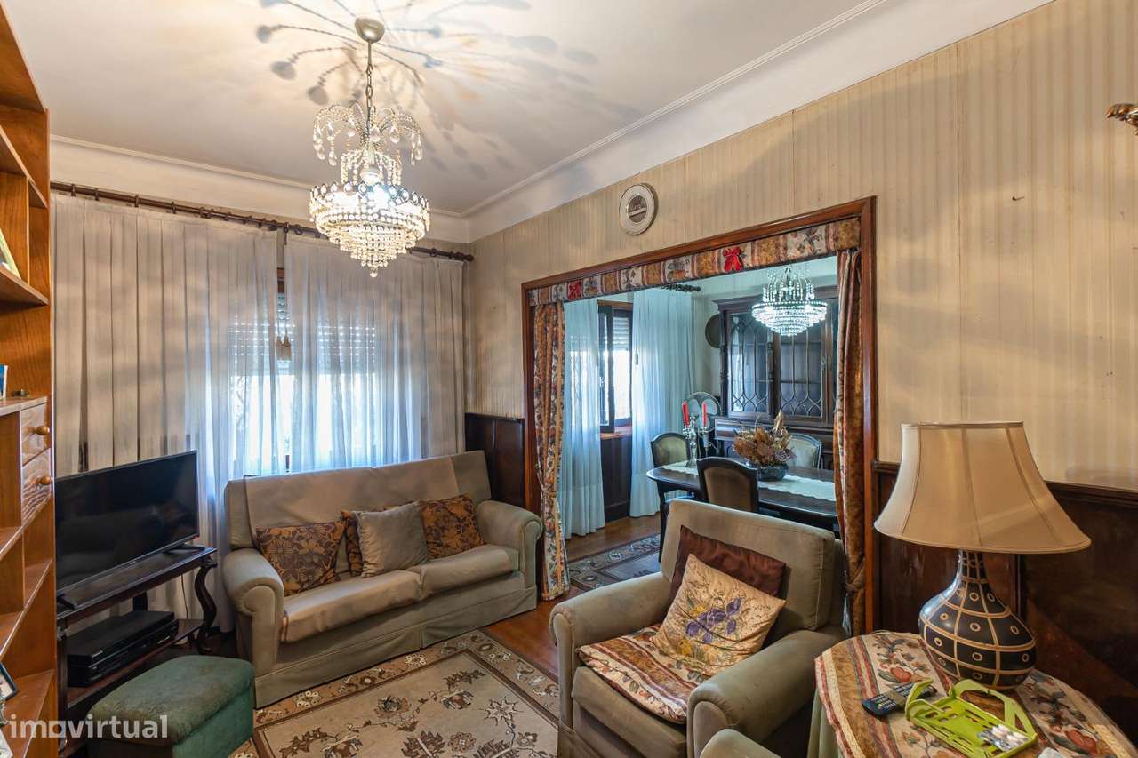 Casa c/ História e Potencial Extraordinário, Zona Tradicional do Porto - Grande imagem: 3/28