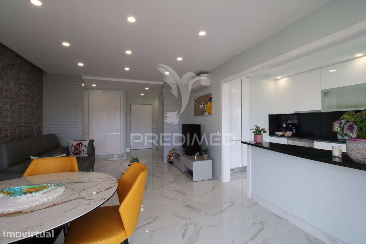 T1 de Luxo com piscina e 2 lugares de garagem perto da Praia da Rocha - Grande imagem: 4/33