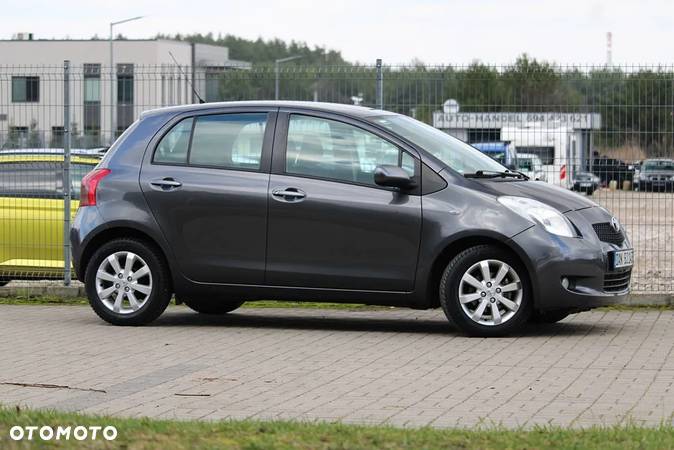 Toyota Yaris 1.3 VVT-i Team - 4