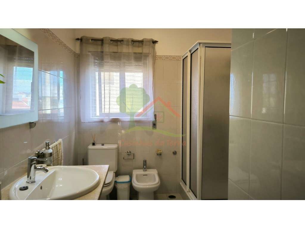 Moradia T5 com Vista de Mar Deslumbrante em Baleia, Carvoeira!-11