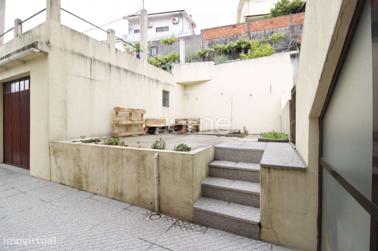 Andar Moradia T2 com Terraço, Garagem e 3 Frentes – Alto de Soutelo-13