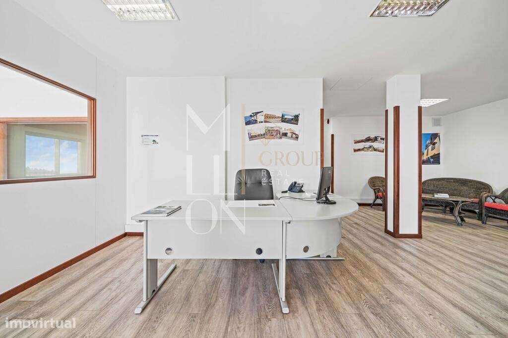 Oportunidade de Investimento Industrial - lote 7.290 m2 com 1.595 m2 d-54