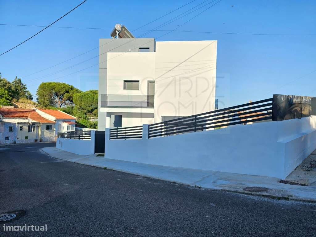 Moradia nova T4, com piscina, em Alverca, Vila Franca de Xira, Lisboa-51