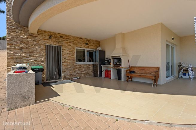 Moradia isolada T3+1 com vista mar e campo-28