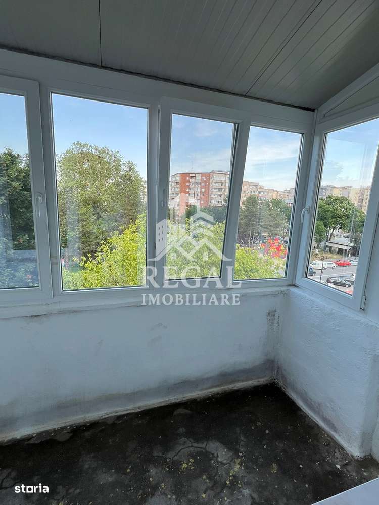 Apartament 3 camere – Ultracentral, vedere spre pietonală și Parc - Imagine principală: 5/10