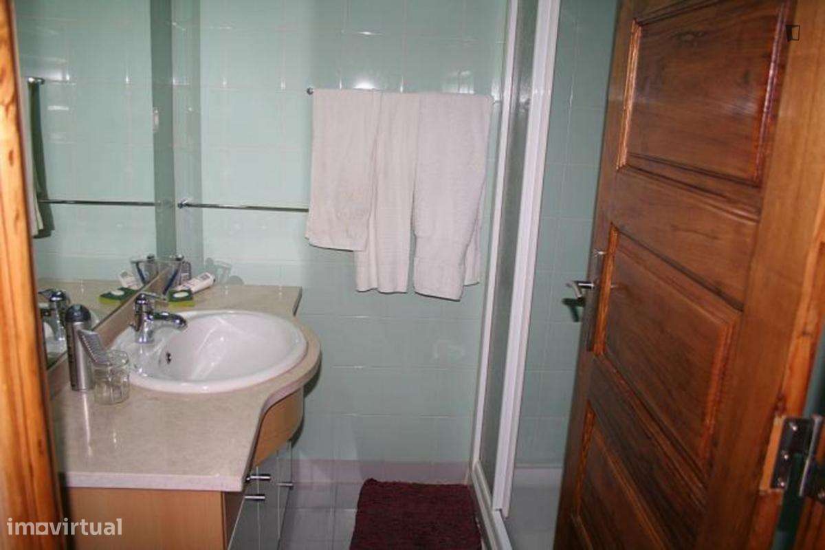 Quarto - localizado em  Coimbra - Grande imagem: 3/10
