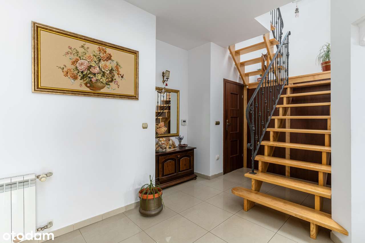 Funkcjonalny dom dla rodziny w okolicy Jeziora Żywieckiego.-11