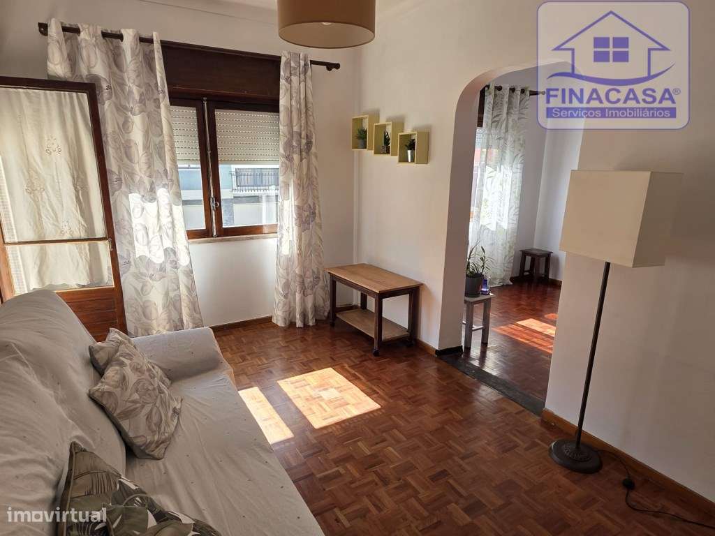 Apartamento T4 com boas áreas e excelente localização - Montalvão(S...-15