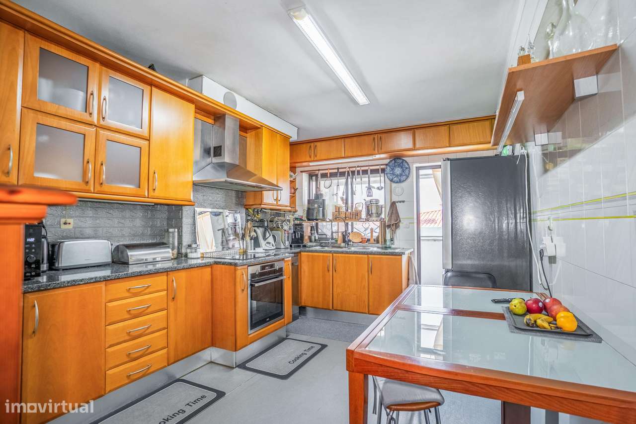 Apartamento Duplex T3+2 com Garagem Box-6