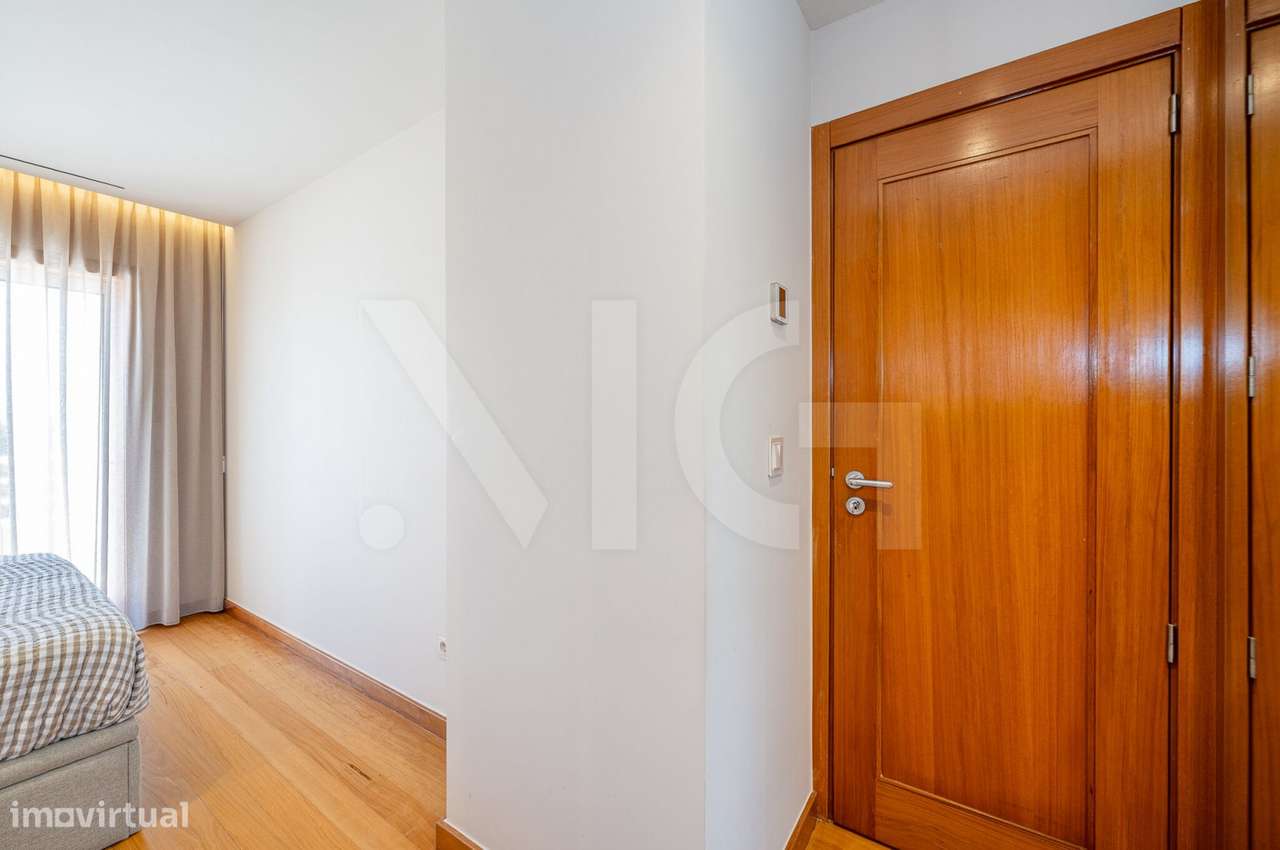 Penthouse T2 Matosinhos em Condomínio fechado com Garagem e Arrumos-34