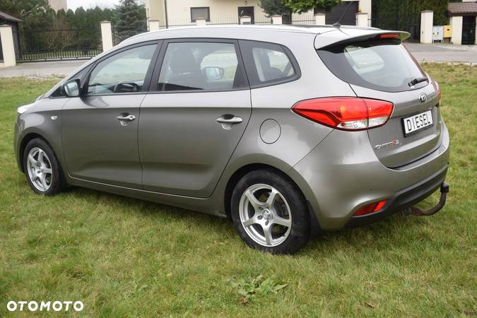 Kia Carens 1.7 CRDi 115 ISG UEFA EURO 2016 - 3