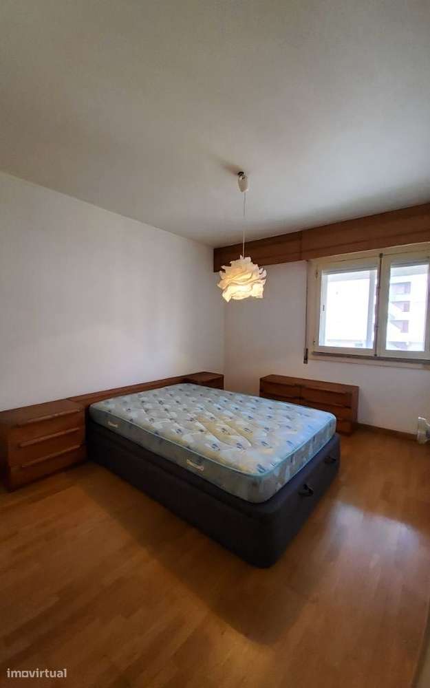 Arrenda-se T2 em Telheiras, Lisboa, a 5 minutos da estação do metro - Grande imagem: 5/12