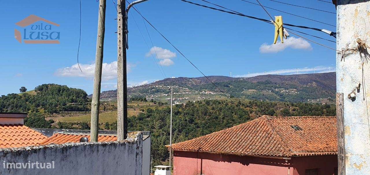 Duas casas numa Aldeia vinhateira - Grande imagem: 4/12