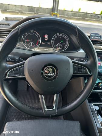 Skoda Superb 2.0 TDI DSG Ambition - 19