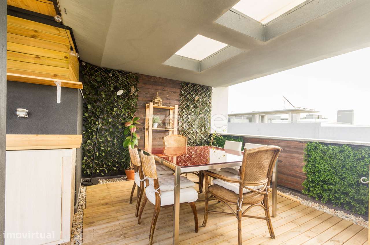 Penthouse T4 com vista mar-26