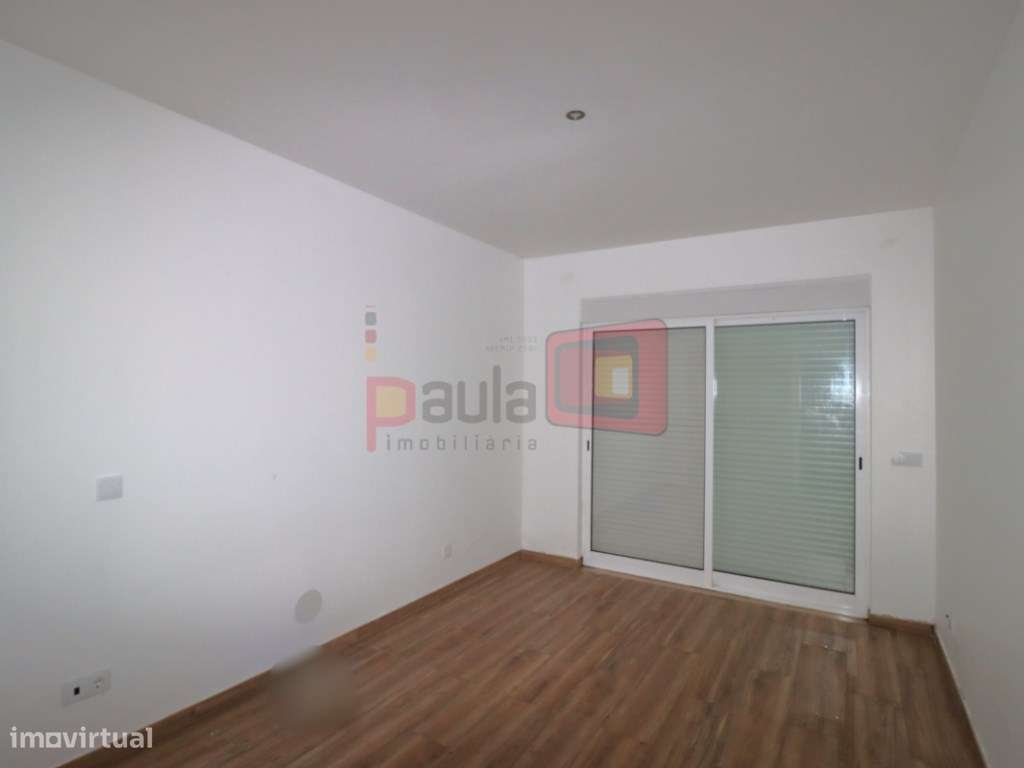 APARTAMENTO T3 COM PARQUEAMENTO - PEGÕES GARE-17