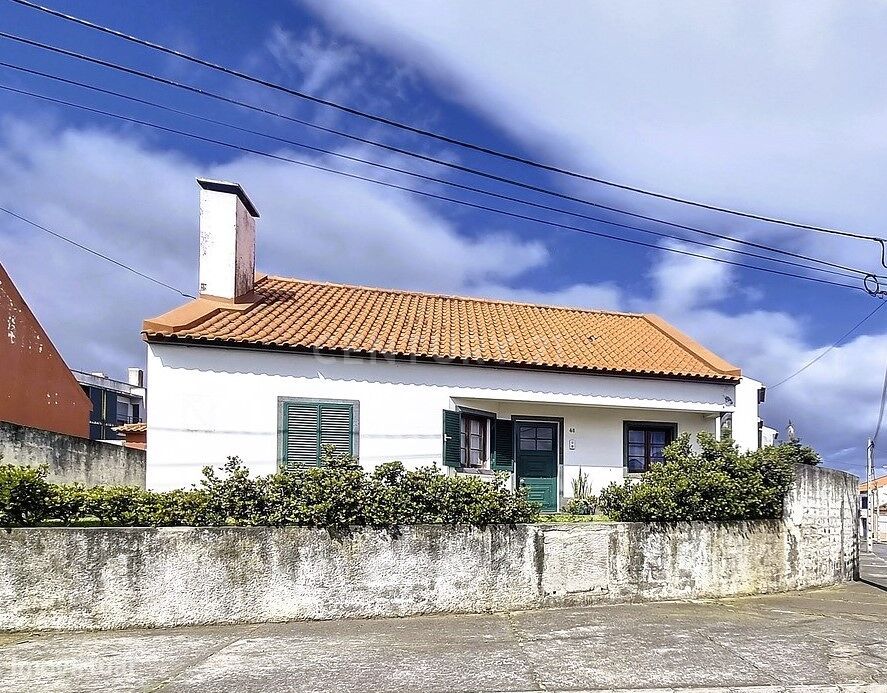 Casa T4 nas Calhetas, Ribeira Grande.