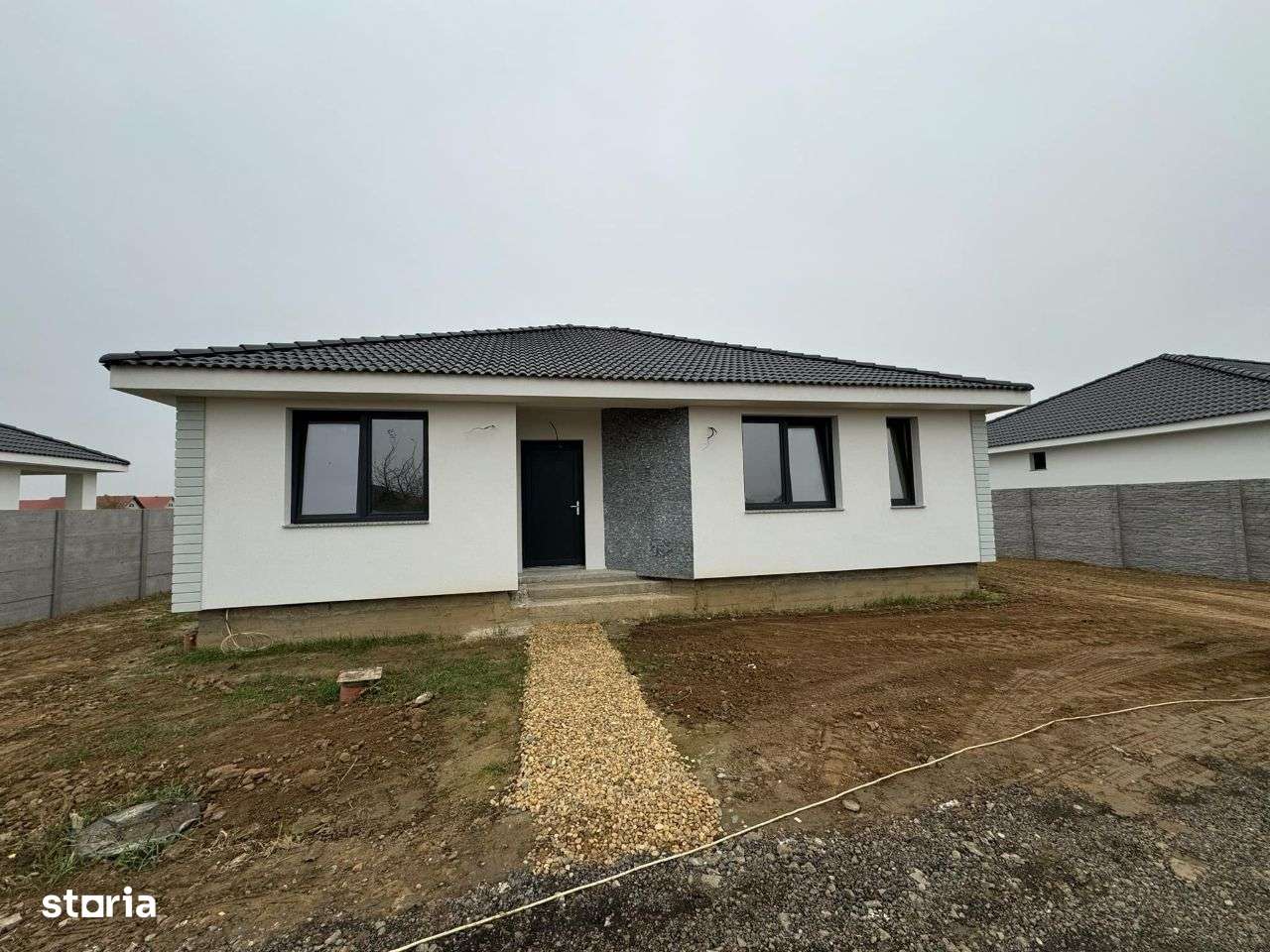 Casa noua tip mediteranean + 5.5 teren Lazuri - Imagine principală: 1/13