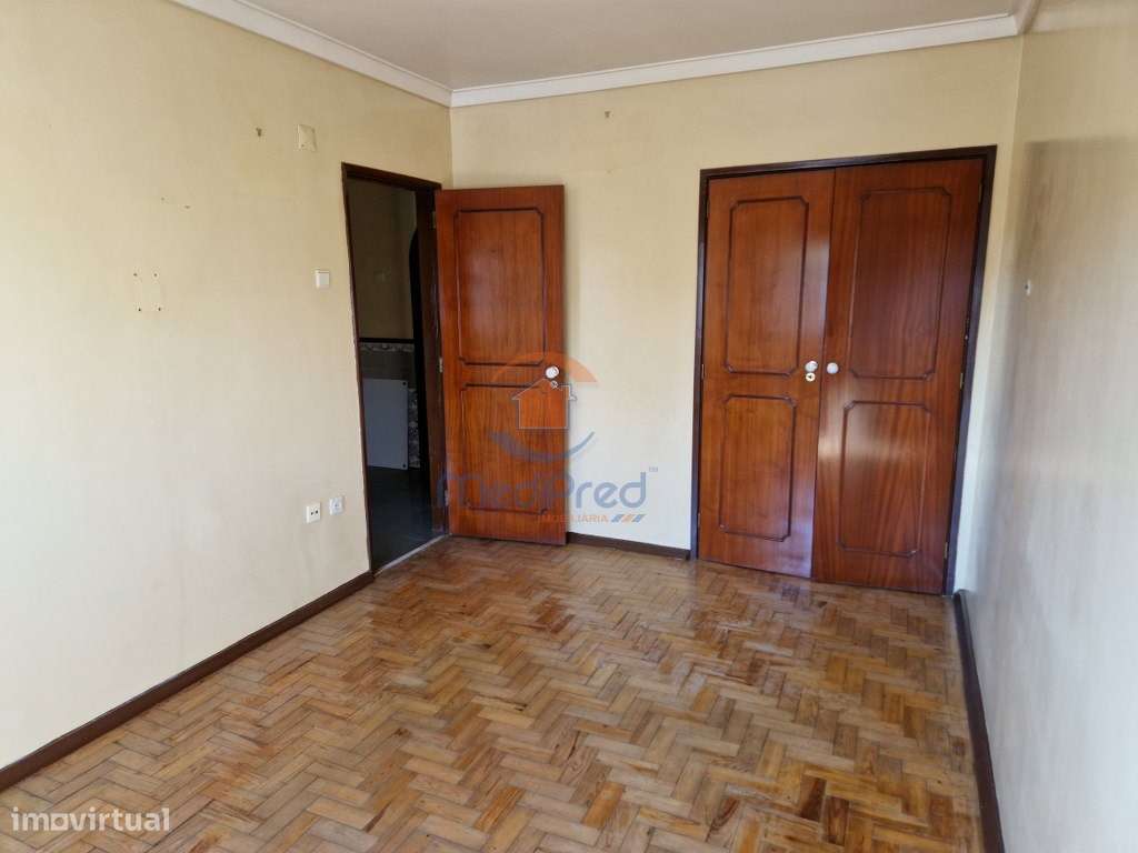 Apartamento T2 remodelado - Pontinha-16