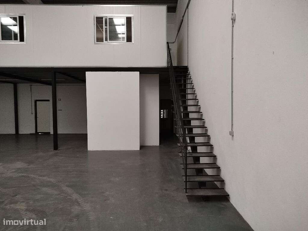 Armazém para arrendar em Sintra, perto de Terrugem - Grande imagem: 3/25
