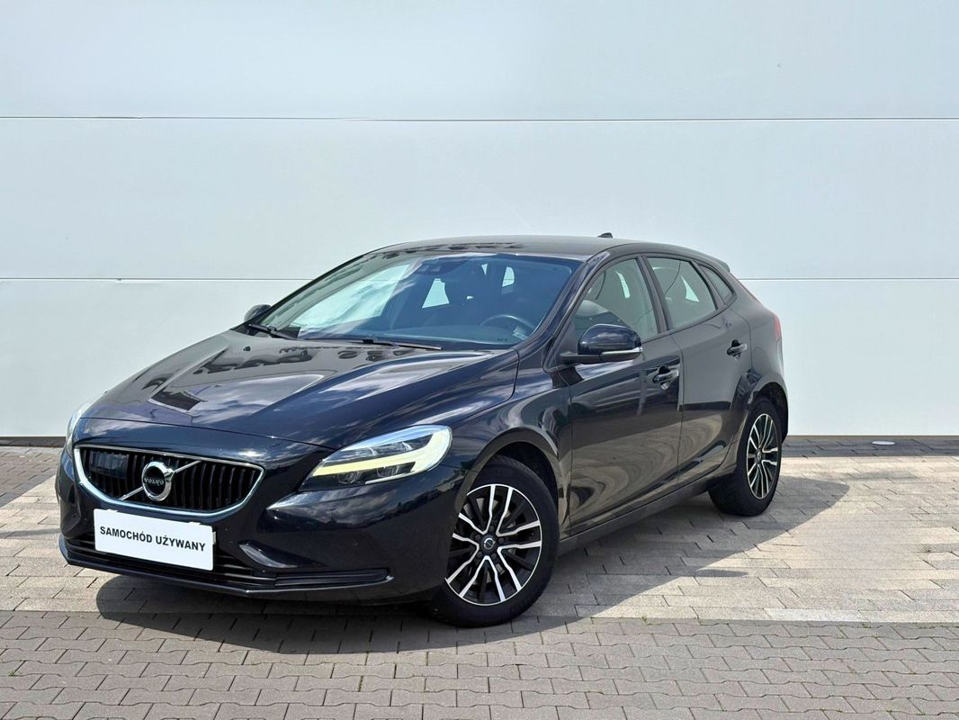 volvo v40