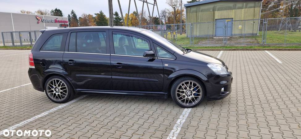 Opel Zafira 2.0 T OPC - 15