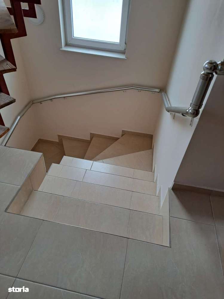 Casă P+E în cartierul Tineretului 3 camere, 2 băi, living, bucătărie-6