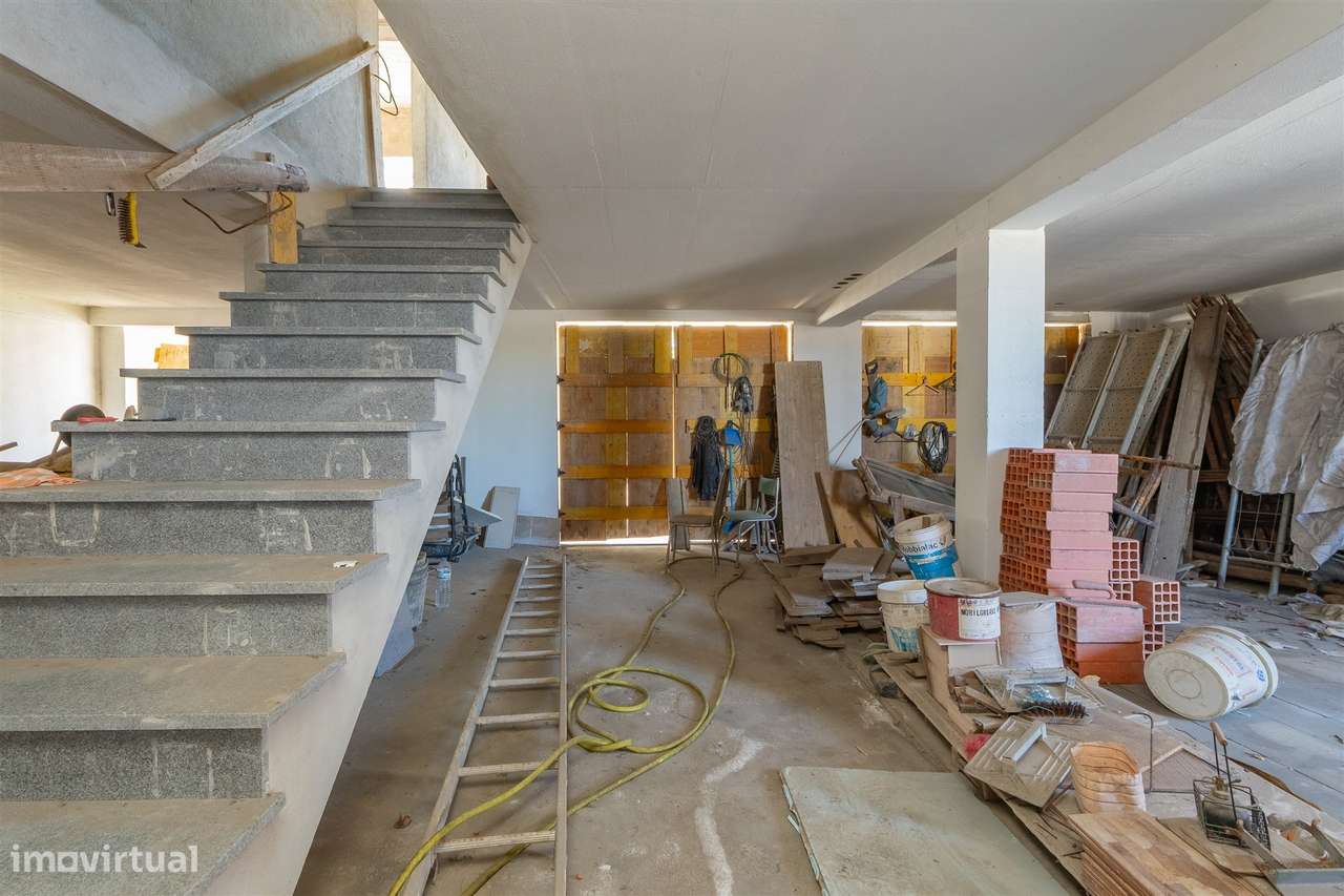 Moradia T4 em Construção em Vale Flores - Feijó Almada-17