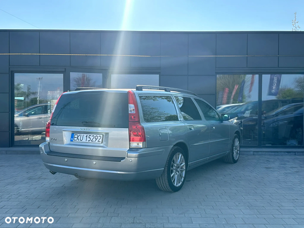 Volvo V70 2.4D Momentum - 16