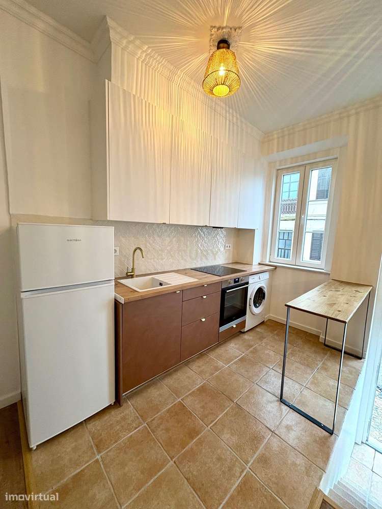 Moradia T1 Renovada, com Amplo Terraço, Sala/Cozinha em Open Space, na - Grande imagem: 4/13