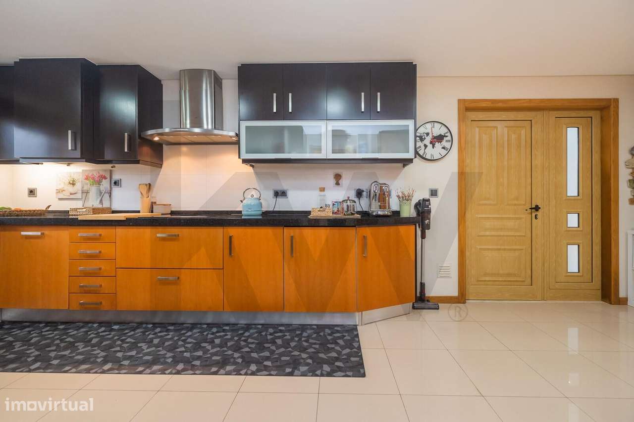 Moradia T4+1 em Agualva-Cacém – Conforto, Qualidade e Vista Desafogada-22