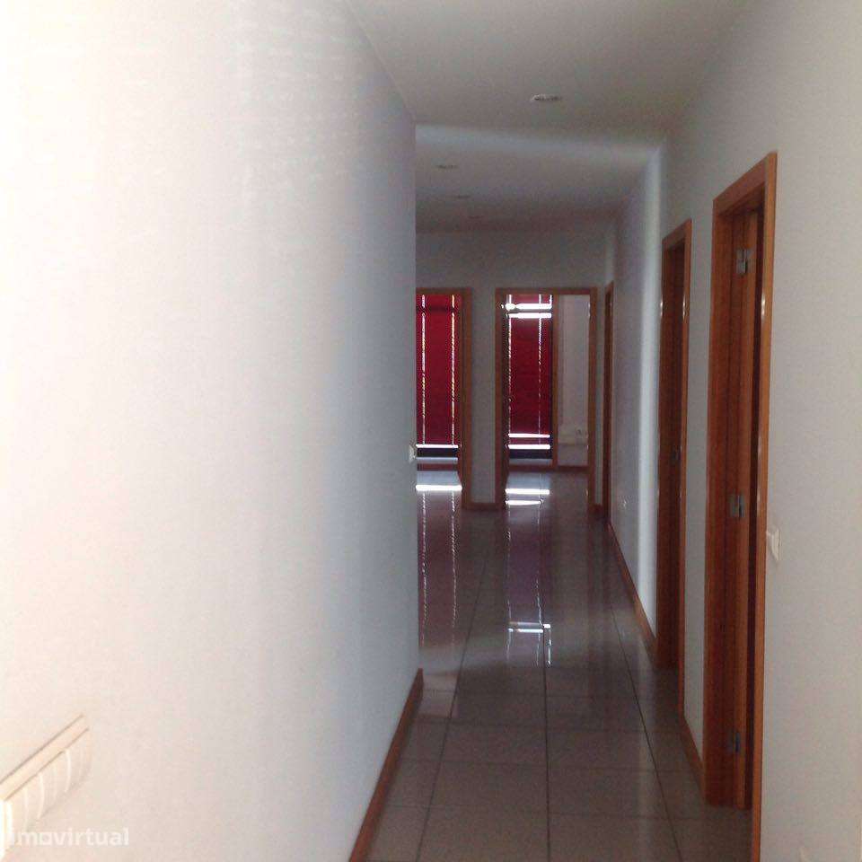 Espaço comercial para arrendamento - Grande imagem: 5/14