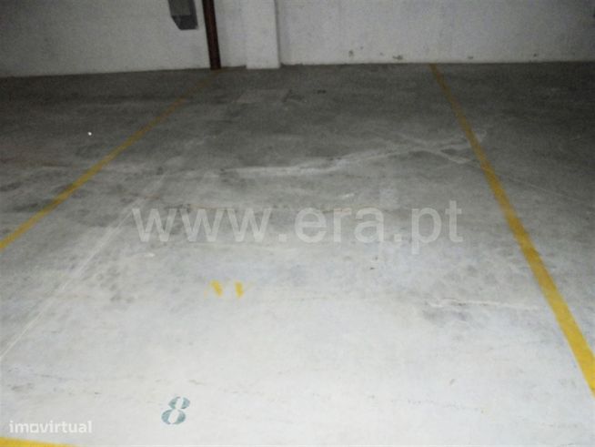 Parqueamento Coberto 65m2; Cruz de Pau-4