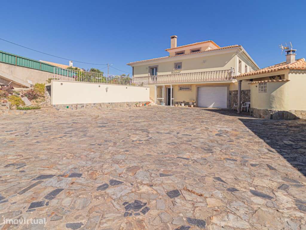 Moradia T5 Isolada com Piscina e Vista Mar - Grande imagem: 2/34