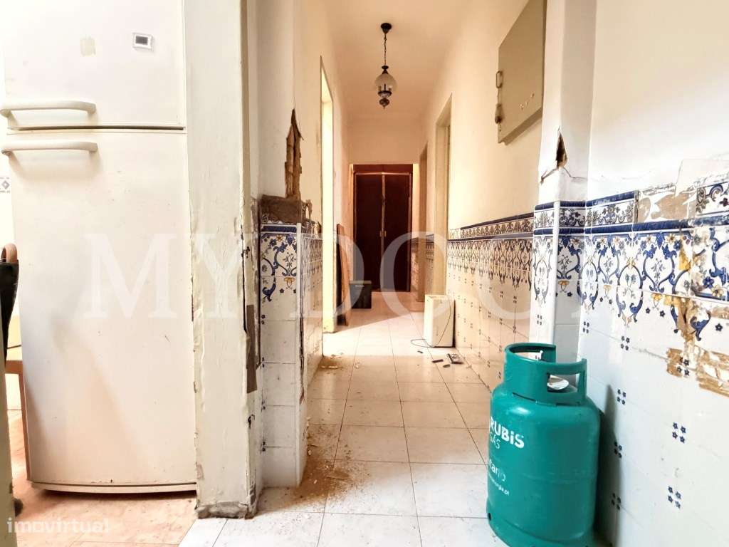 Apartamento T2 - Moscavide - Obras Totais - RCH c/ Terraço-8