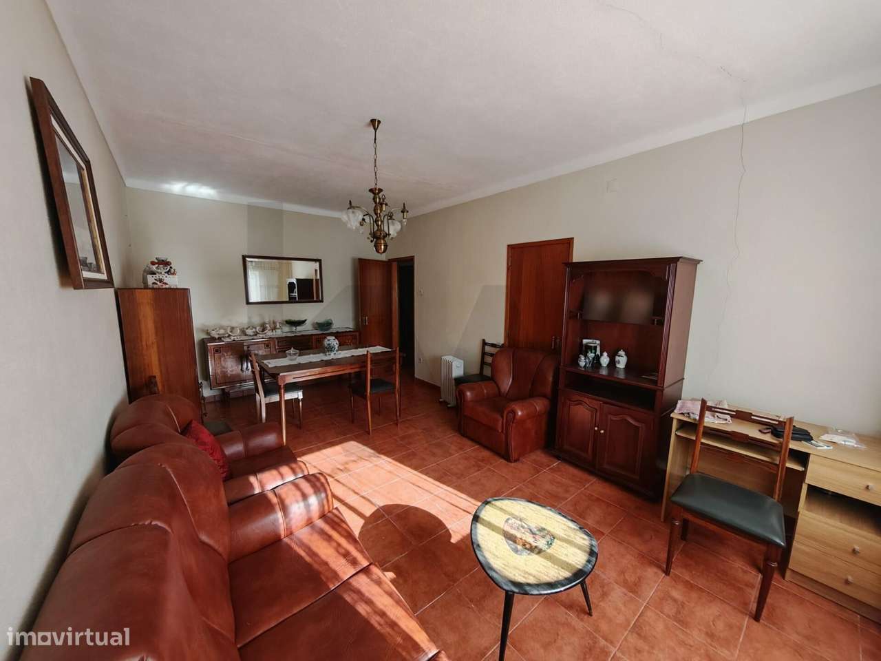 Moradia T3 no Tramagal, numa prestigiada localização da vila-2