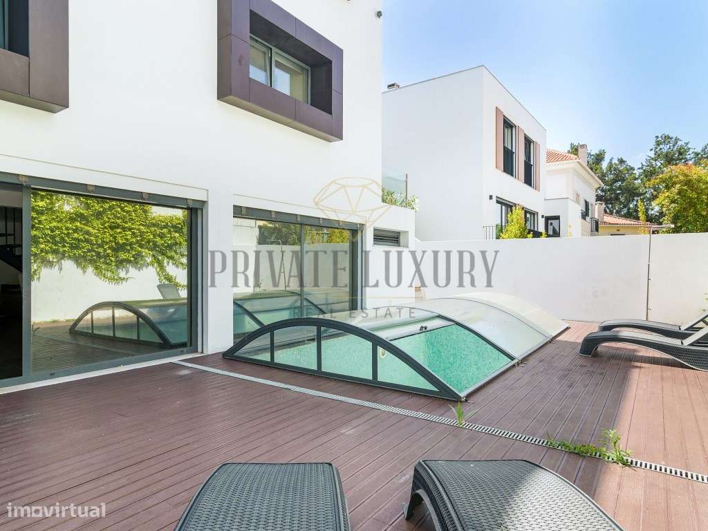 Moradia T4 Contemporânea com Piscina em Caxias-25