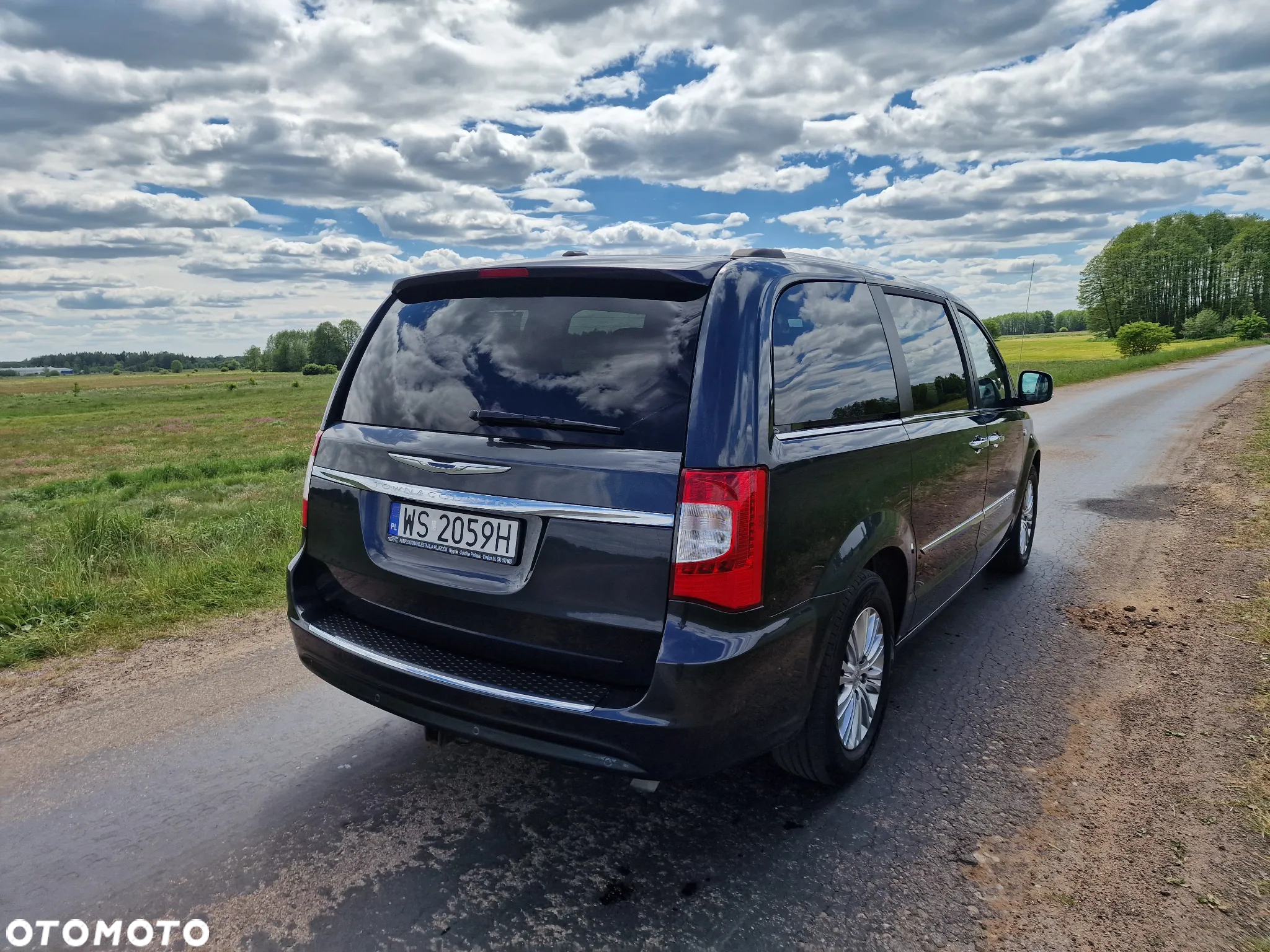 Chrysler Town & Country 3.6 Limited - 33