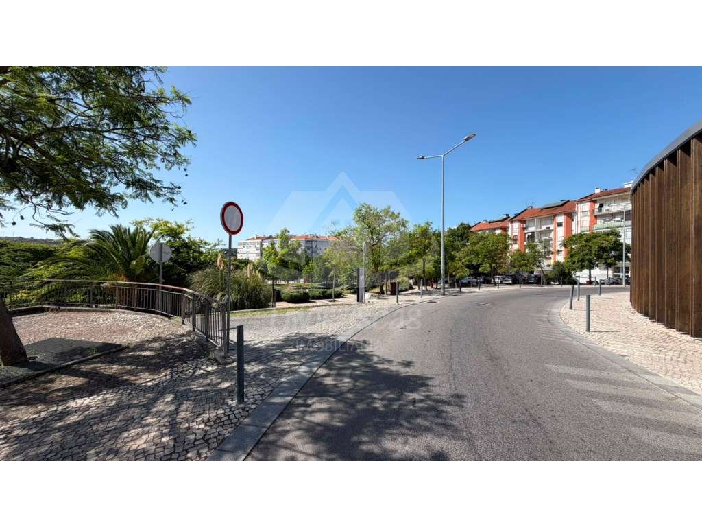 T2+1 Totalmente Remodelado em Odivelas | Pronto a Habitar | Localiz...-34